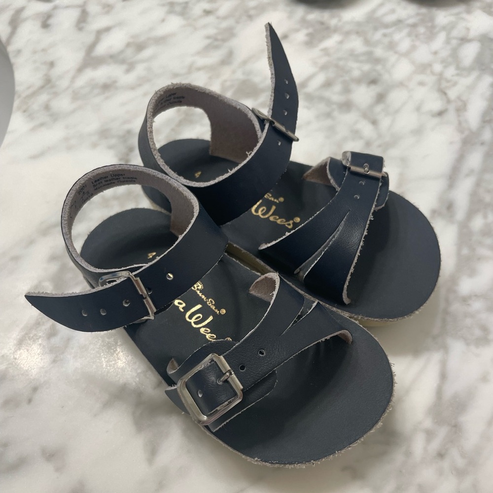Sun San 
Size 4